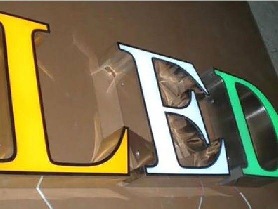 仁怀市介绍LED招牌的基础知识。